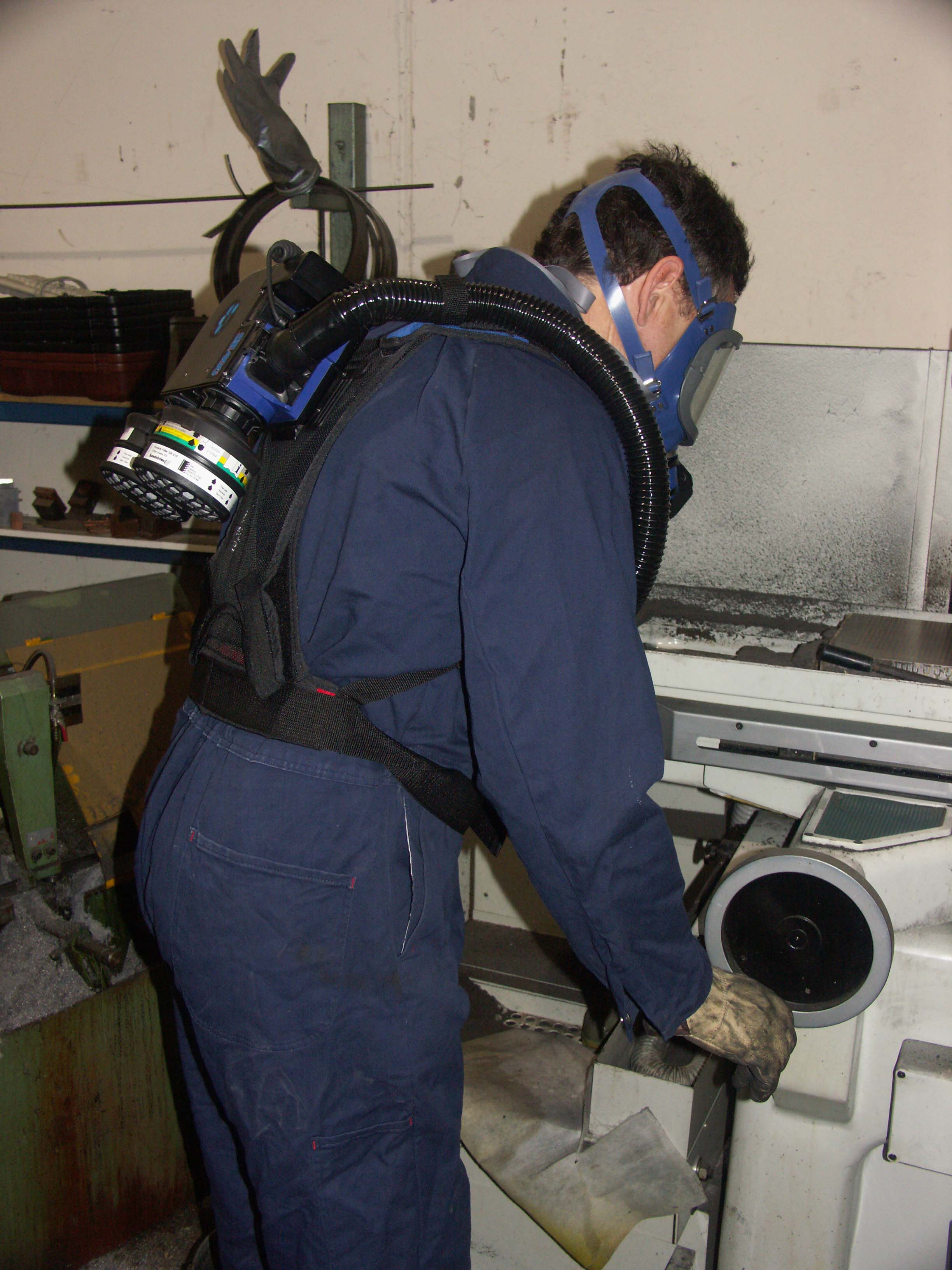 SE400 series fan-supplied respirator - Image 5